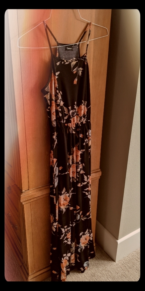 Sm maternity maxi dress, perfect dress for growing